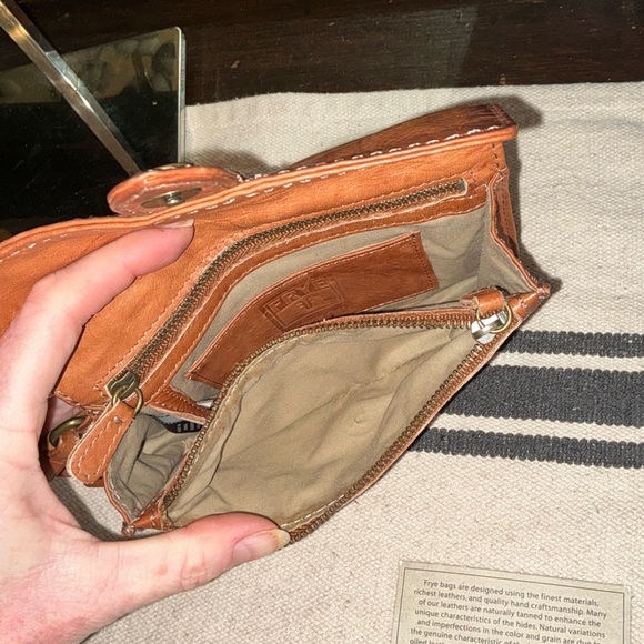 NWOT Frye Campus Leather Wristlet Clutch Makeup Bag Cognac Brown Retail $158 - Picture 11 of 11